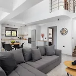 Aiora Luxury Afantou