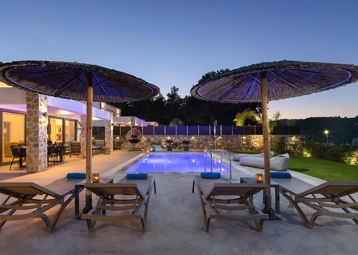 Aiora Luxury Afantou