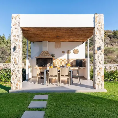 Aiora Luxury Vila Afantou