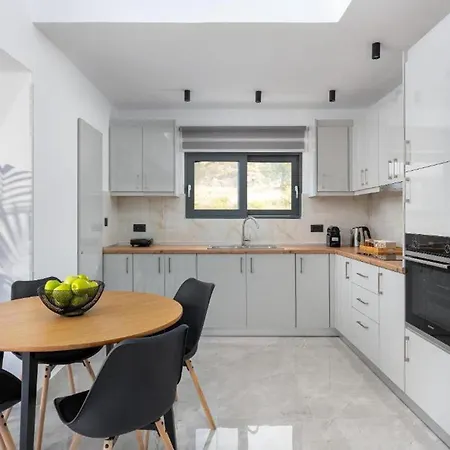 Aiora Luxury 아판토우